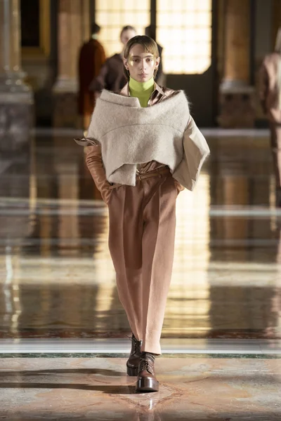 Look 34